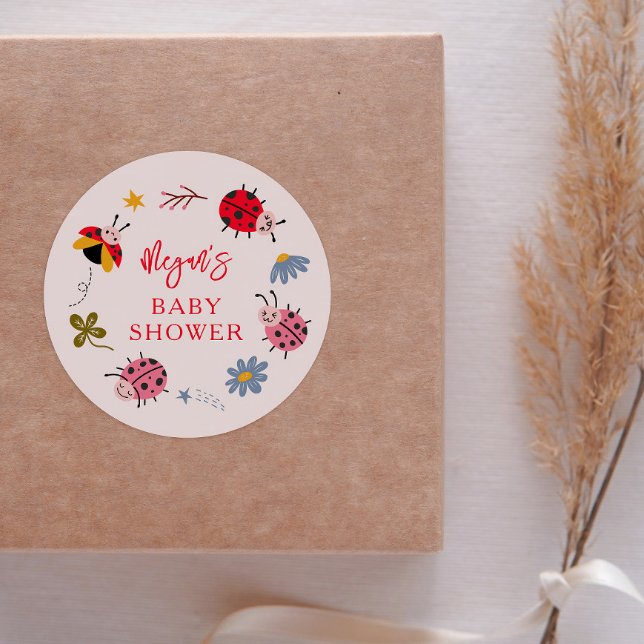 Niedliche Ladybug Baby Dusche Gefallen Runder Aufkleber (Von Creator hochgeladen)