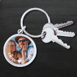 Niedliche Liebe Herz Foto Paare Personalisierte Na Schlüsselanhänger<br><div class="desc">Niedliche Liebe Heart Foto Paare Personalisierte Namen Schlüsselanhänger bietet Ihr Lieblings-Foto mit einem Liebe Herz und personalisiert mit Ihren Namen in modernen weißen Skripten. Personalisieren Sie diese, indem Sie den Text in dem dafür vorgesehenen Textfeld bearbeiten und ein eigenes Bild hinzufügen. Perfekte Geschenke für Paare, Freundinnen, Ehefrau, Liebste und mehr...</div>
