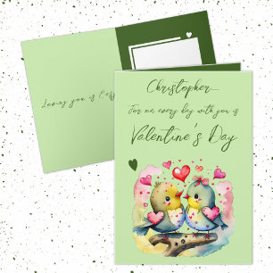 Niedliche Liebesvögel nennen den grünen Valentinst Karte