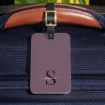Niedliche Lila Monogramm-Initialen und Name Gepäckanhänger<br><div class="desc">Eine niedliche und minimale Monogrammgestaltung auf lila Hintergrund.</div>