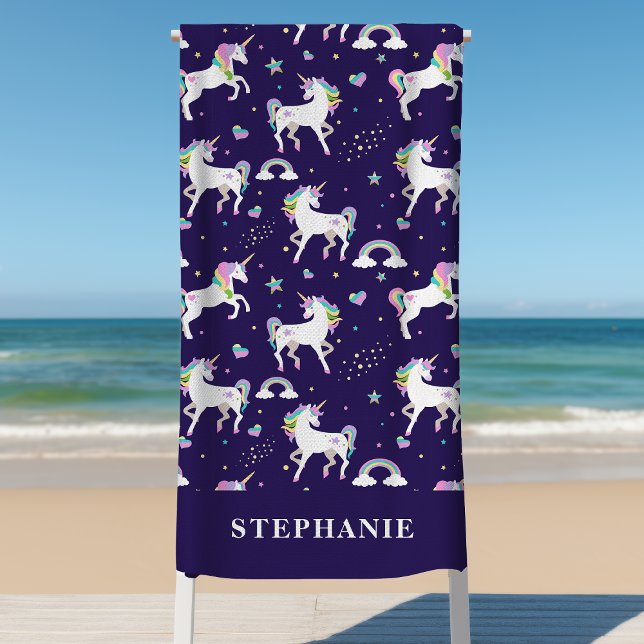 Niedliche Lila Rainbow-Hearts und -Stars einhorn Strandtuch (Von Creator hochgeladen)