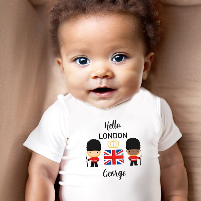 Niedliche London Guards Mixed Skin Boy Name Englan Baby T-shirt (Cute London Guards Mixed Skin Boy Name England UK Baby T-Shirt)