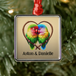 Niedliche Lovebirds Kuddeln in einem herzförmigen  Ornament Aus Metall