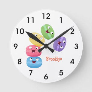 Niedliche Macaros Cartoon Illustration Runde Wanduhr