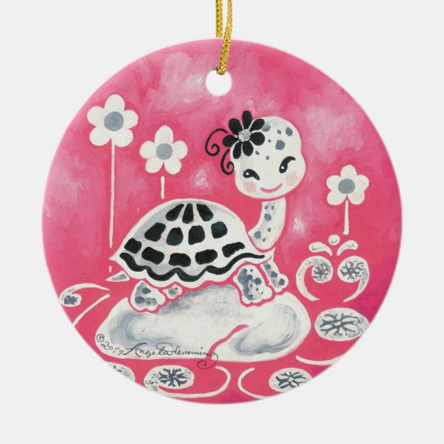 Niedliche Mädchen-Schildkröte mit Blumen und Keramikornament (Vorne)