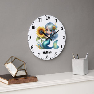 Niedliche Mädchenfantasiefrau gibt Namen Große Wanduhr