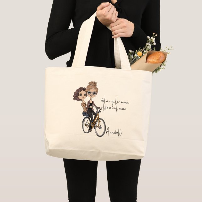 Niedliche Mama/Tochter auf dem Fahrrad, Zeichnend  Jumbo Stoffbeutel (Vorderseite (Produkt))