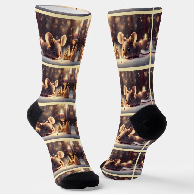 Niedliche Maus feiert Weihnachten - Socken (Gewinkelt)