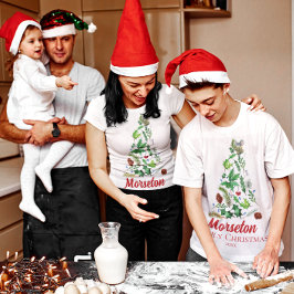 Niedliche Maus in Tree Berries Blätter Familiennam T-Shirt