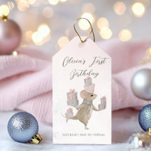 Niedliche Maus mit Weihnachtsgeschenken