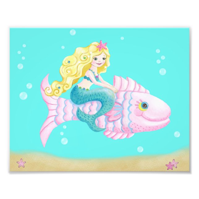 Niedliche Meerjungfrau auf einem rosa Fisch Fotodruck (Vorne)