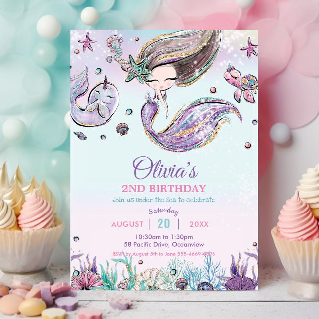Niedliche Meerjungfrau unter dem Meer Narwhal Lila Einladung (cute brunette mermaid under the sea turtle seahorse purple pink pool birthday party invitation cards)