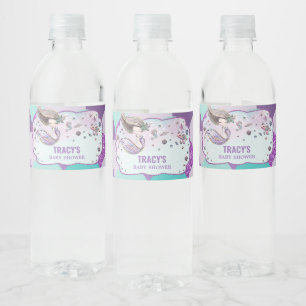 Niedliche Mermaid Babydusche unter Meerblick