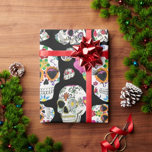 Niedliche mexikanische farbenfrohe Zuckerrüben am  Geschenkpapier (Feiertagsgeschenk)