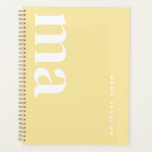 Niedliche Monogramm-Gelbe Schule Planer<br><div class="desc">Dieser stilvolle Planer ist ein Muss für hübsches Schulmaterial und zurück zum Schulbedarf. Perfekt für die Schule muss haben, es passt gut zu Ihrem Schulangebot Highschool Liste. Mit seinem niedlichen Schulmaterial-Design ist es eine ästhetische Schulausstattung von wesentlicher Bedeutung. Ideal für den Mittelschulbedarf und für das Schulbedarf, für ästhetische Sammlungen, ist...</div>