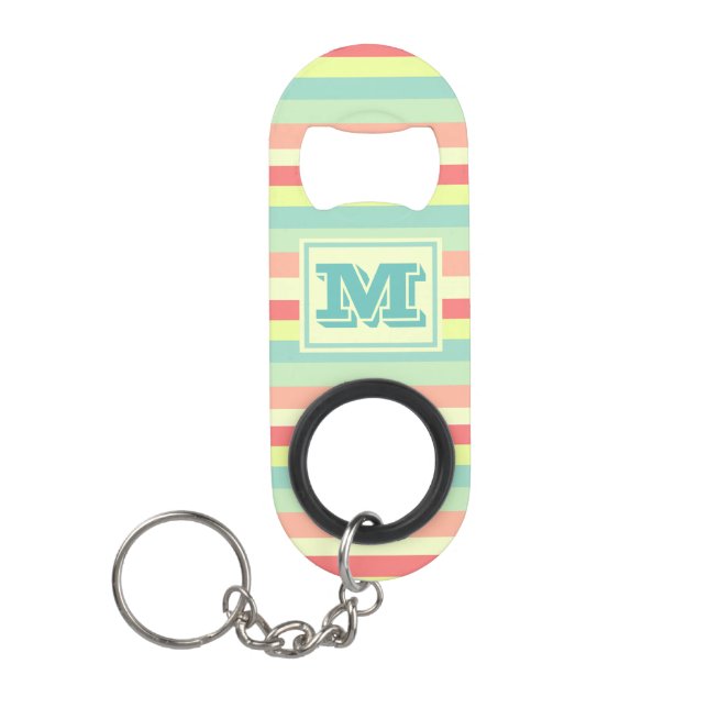 Niedliche Monogramm Sommerstreifen Mini Flaschenöffner (Vorderseite)