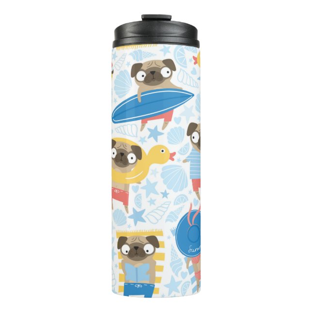 Niedliche Möpsen im Urlaub. Muster mit Cartoon-Mop Thermosbecher (Vorderseite)