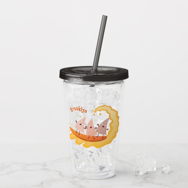 Niedliche nachos-Maischips beim Surfen Cartoon Acryltrinkbecher (Rückseite Ice)