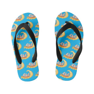 Niedliche nachos-Maischips beim Surfen Cartoon Kinderbadesandalen