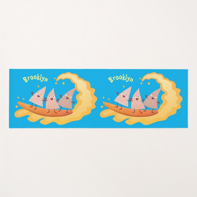 Niedliche nachos-Maischips beim Surfen Cartoon Yogamatte (Vorderseite (Horizontal))