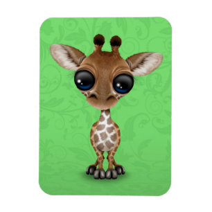 Niedliche neugierige Baby-Giraffe auf Grün Magnet