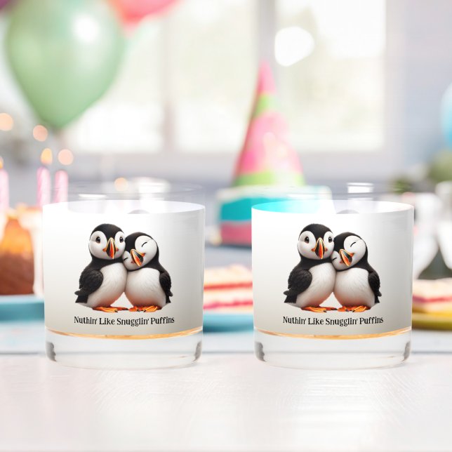 Niedliche Nuthin' like Snugglin' Puffins Whiskyglas (Insitu (Geburtstag))