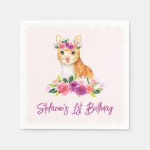 Niedliche Orangenkatze und violette Blumen Geburts