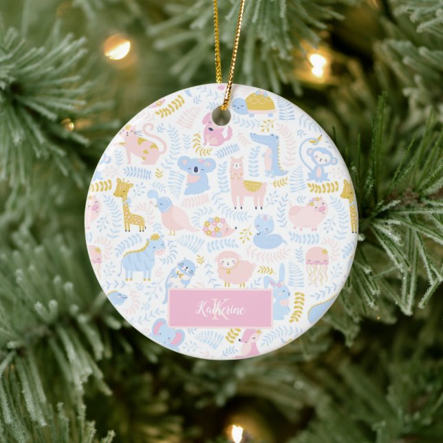 Niedliche Pastel Tier Mit Monogramm Girl Pink Weih Keramik Ornament (Baum)