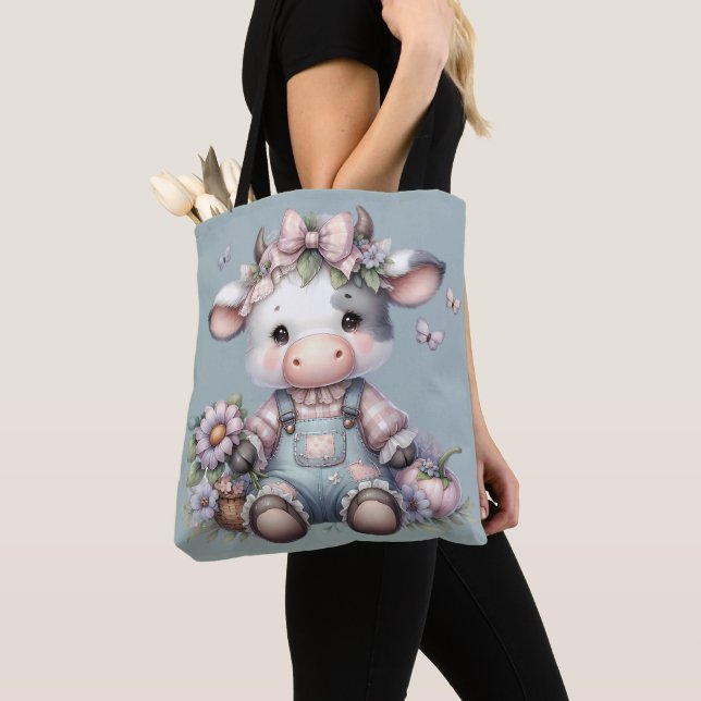Niedliche Pastell Babykuh in Overalls mit Blume Tasche (Von Nahem)