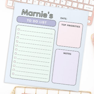 Niedliche Pastete, die zum Auflisten von Notepad a Notizblock