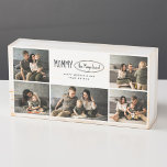 Niedliche Personalisierte Mütter Tag Familie Foto Holzkisten Schild<br><div class="desc">Treasure Erinnerungen mit einem Personalisierten Foto Wood-Zeichen Diese Mutter's Day, geben der Mama ein Geschenk, das die Liebe und das Lachen der Familie feiert. Das rustikal-schicke Holzkastenschild mit einem individuellen Foto-Steckplatz ermöglicht es Ihnen, einen gepflegten Familiengenuss zu präsentieren. Es ist mehr als nur Dekoration; es ist eine herzzerwärmende Erinnerung der...</div>
