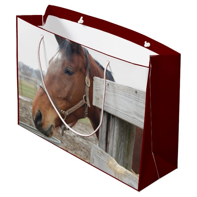 Niedliche Pferde auf einem Bauernhof Große Geschenktüte (Rückseite Schrägansicht)