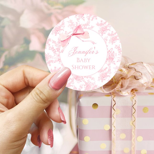 Niedliche Pink Toile Bow Ribbon Baby Dusche Runder Aufkleber (Von Creator hochgeladen)