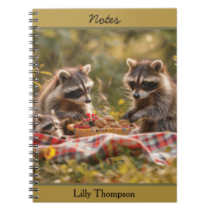Niedliche Raccoon-Familie mit Picknick Notizblock
