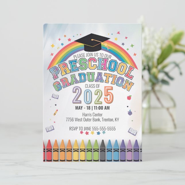 Niedliche Rainbow-Preschool-Graduation Cap Confett Einladung (Stehend Vorderseite)