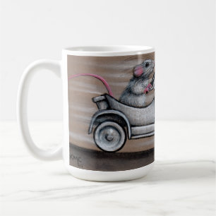 Niedliche Ratte in Auto Fülle 'äh oben! Kaffeetasse