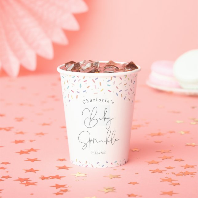 Niedliche Regenbogensprinkles Baby Sprinkle Dusche Pappbecher (Insitu)