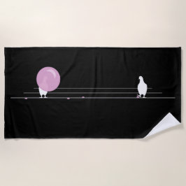 Niedliche Rosa-Blase-Birds auf einem Drahtschwarz Strandtuch