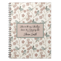 Niedliche rosa Blume und Illustrierte Grüne Vögel