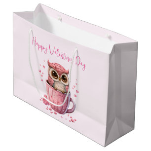 Niedliche rosa Schale im Wettkampf Große Geschenktüte