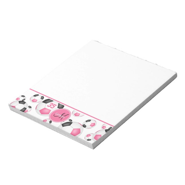 niedliche rosa schwarze Fußbälle Sportart Notizblock (Rotiert)