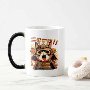 Niedliche Samurai-Katze in Armor Verwandlungstasse