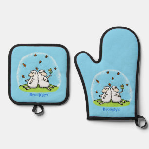Niedliche Schaffreunde und Schmetterlinge Cartoon Ofenhandschuh & Topflappen-Set