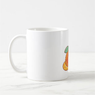 Niedliche Schlange rund um Orange gutes Glück Kaffeetasse