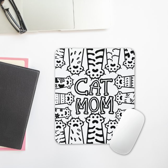 Niedliche Schwarz-Weiß-Katze Mama mit Katzenpfoten Mousepad (Fun Black & White Cat Mom For Cat Lovers Mouse Pad)