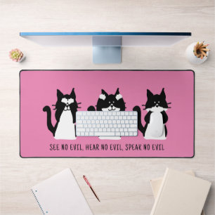 Niedliche Schwarz-weiße Tuxedo Katzen rosa Schreibtischunterlage