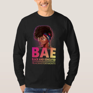Niedliche schwarze Frauen sind schwarz und bilden  T-Shirt