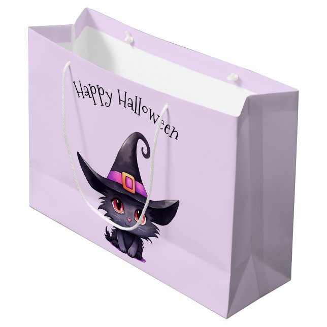 Niedliche Schwarze Katze, die ein Hexenhutehl träg Große Geschenktüte (Vorderseite Schrägansicht)