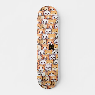 Niedliche schwarze Katze in orangefarbenen Katzen Skateboard