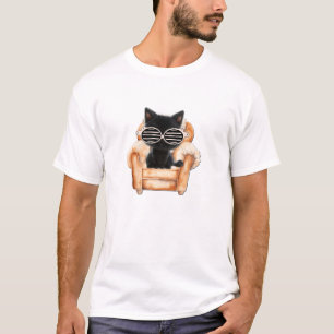 Niedliche schwarze Katze mit Brille und Sitzen T-Shirt